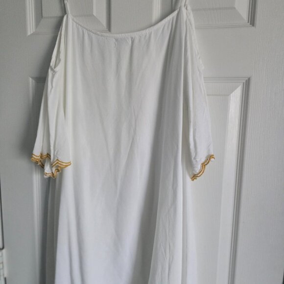 Stunning White & Gold Embroidered Cold-Shoulder Tunic Dress / Beach Cover-Up - Picture 3 of 4